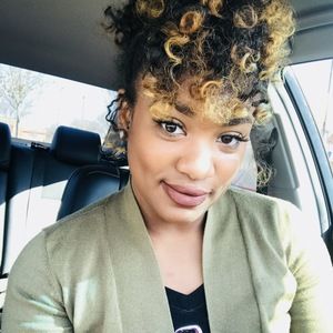 Meet your Posher, Danelle